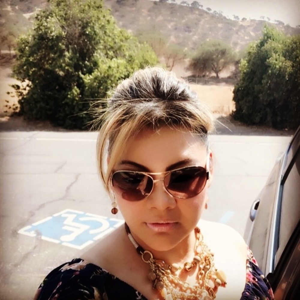 Meet your Posher, Laura